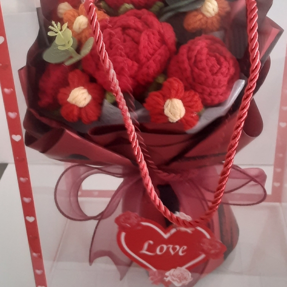 Handcrafted Red Crochet Flower Bouquet Come In A Clear Gift Box/w Red Heart - Picture 3 of 4